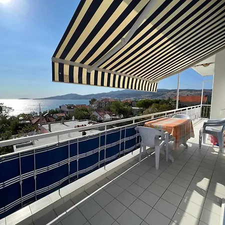 Stylish 3 With Amazing Sea Views شقة
